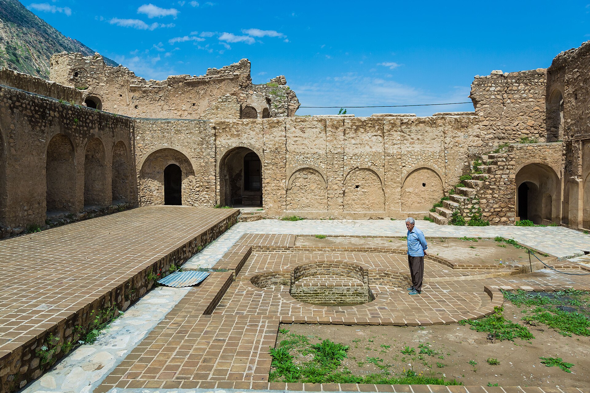Purashraf Castle