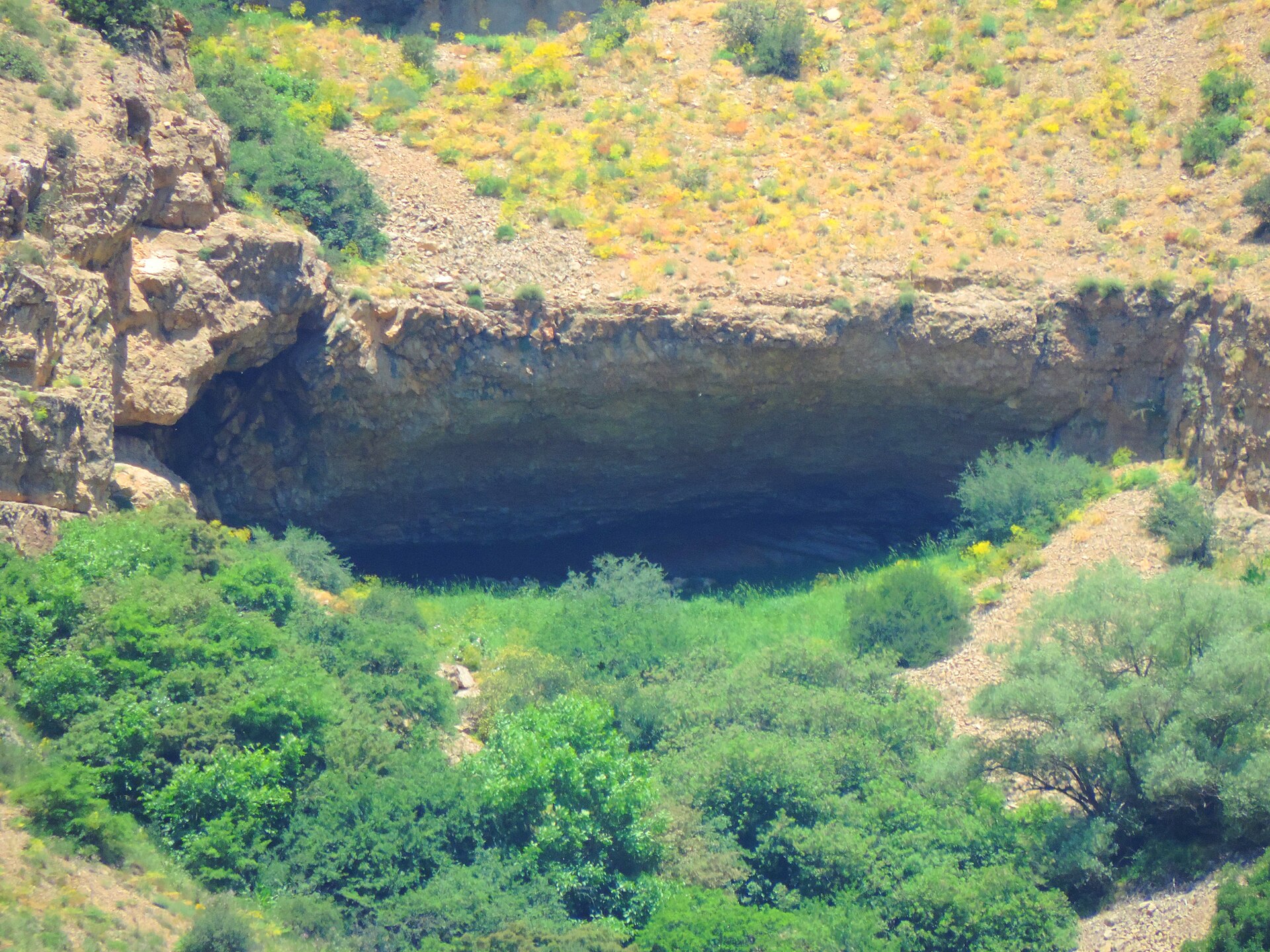 Kokhol-Anbar Stone Cave
